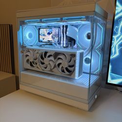 gaming pc (9800x3d X870 Asus Strix Tryx panorama oled curved screen HYTE y40 snow )