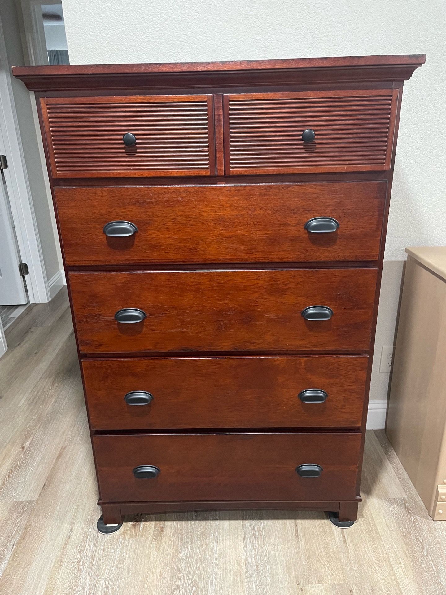 Dresser set