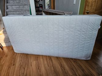 Twin Mattresses and Boxbring