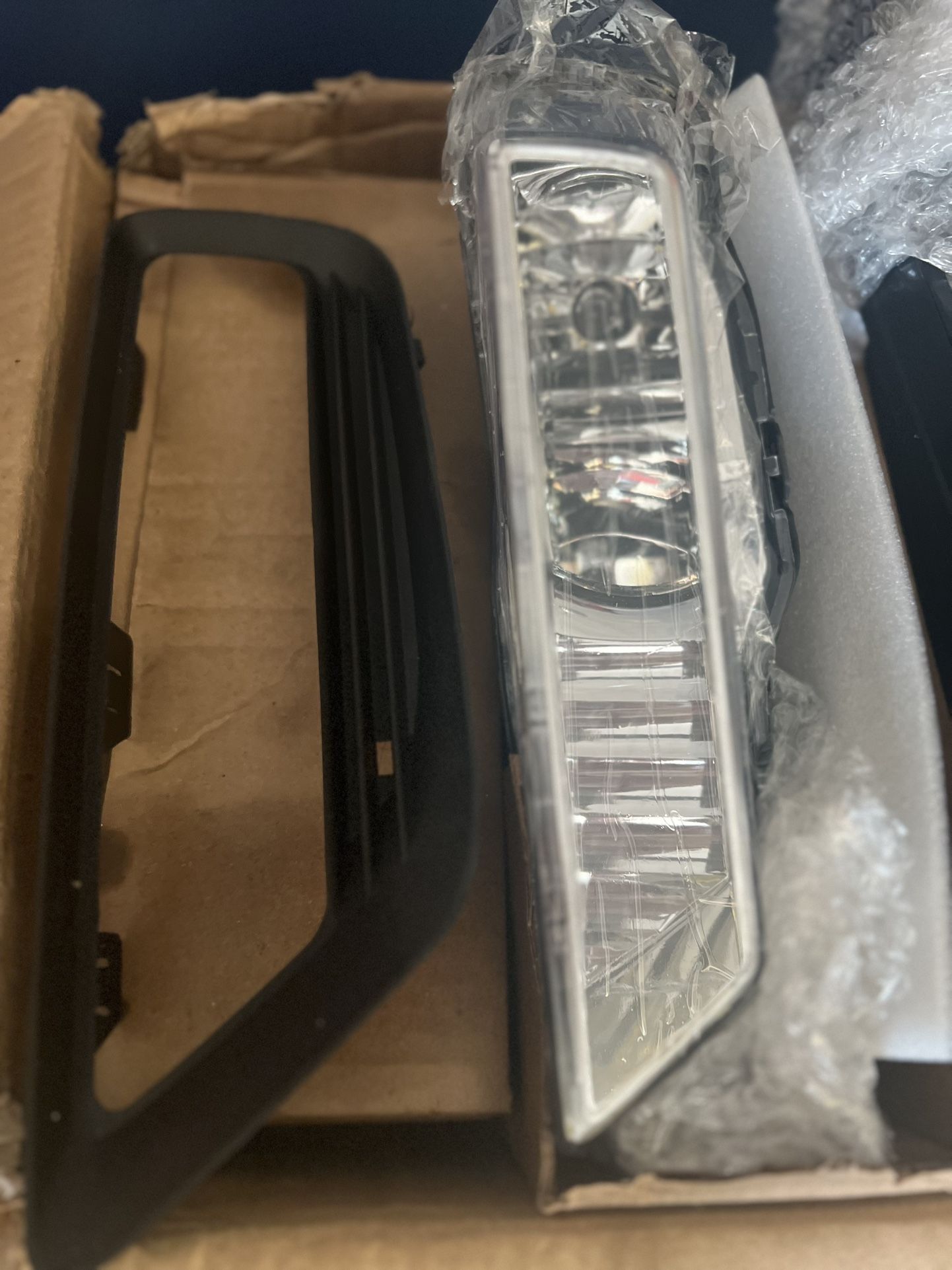 Floodlights for a 2017 Honda Accord, it’s the entire assembly with the bracket harness and everything