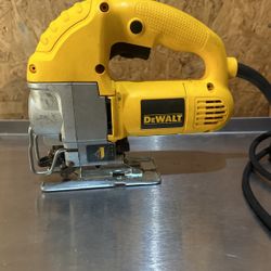 5.5 Amp Corded Variable Speed Jig Saw 