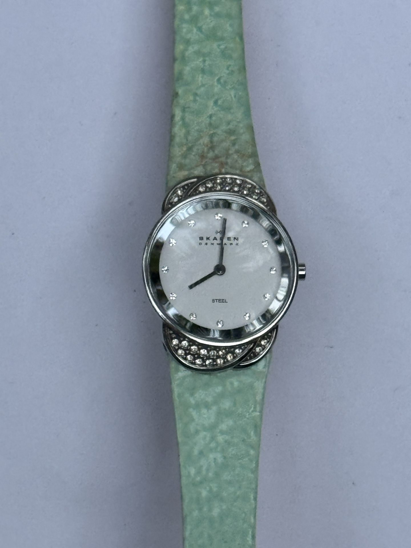 Skagen Quartz Crystal Watch Green Leather Band 30 Mm