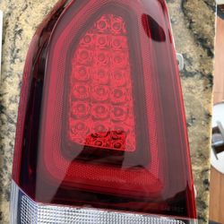 2015-2023 CHRYSLER 300 OUTER TAIL LIGHT LEFT DRIVER SIDE LED LAMP (contact info removed)9AC