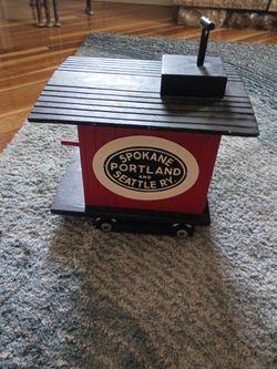 Spokane Portland and Seattle Railway bird house Wooden Caboose