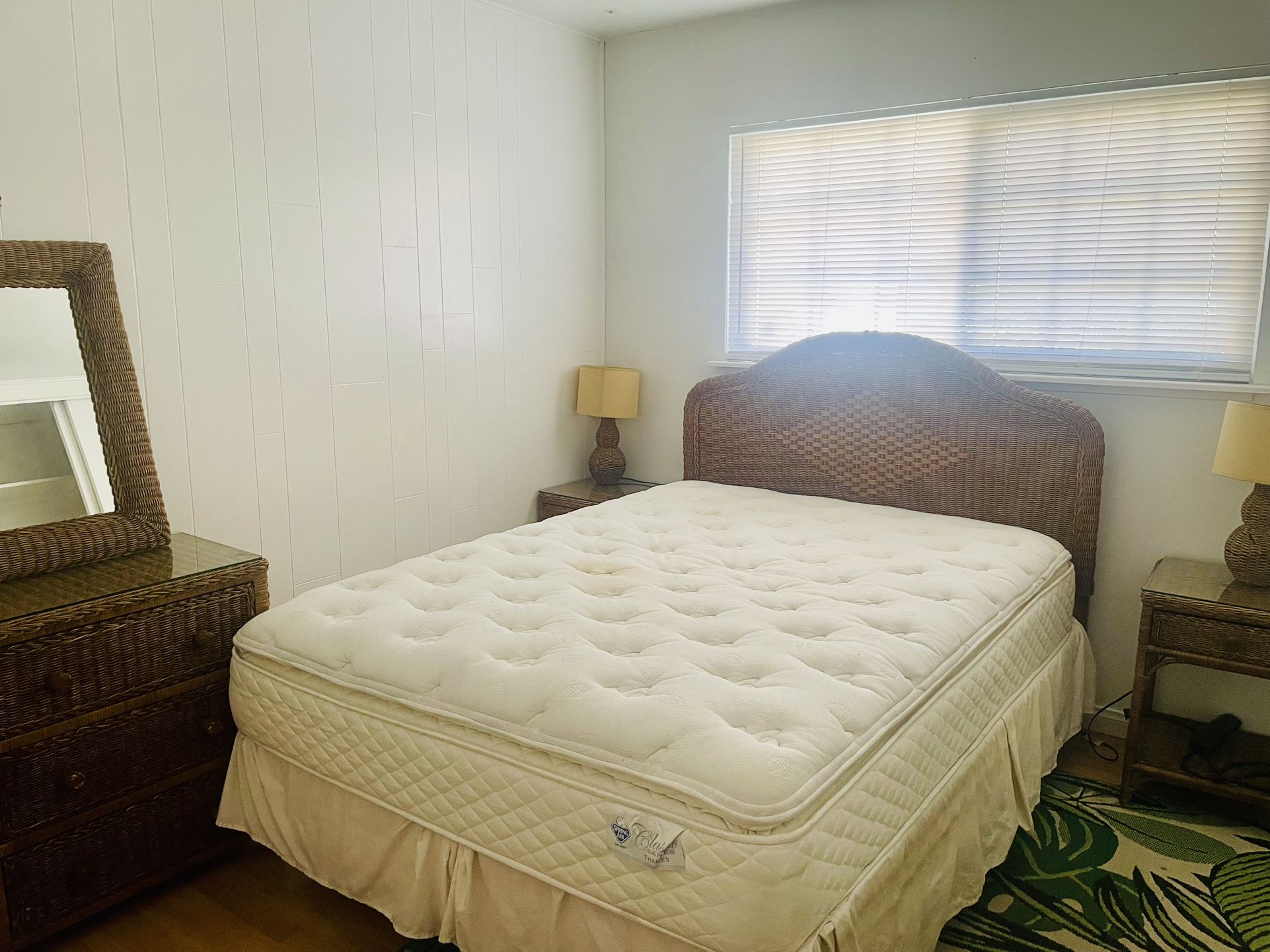 5 piece Vintage wicker bedroom set
