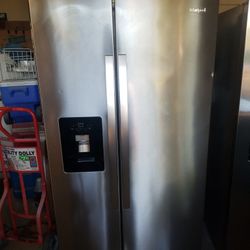 Super Super Nice Whirlpool Refrigerator 