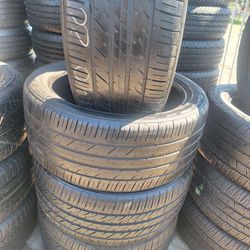 285/40/22/  DUMLOP $320  semi new four tires