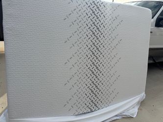 Queen mattress like new