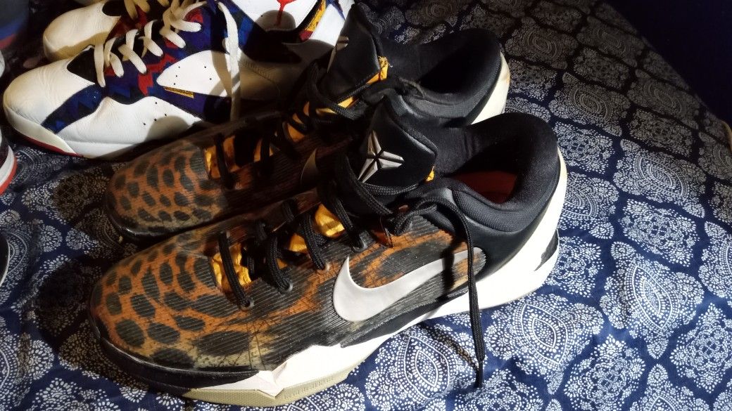 Nike Kobe Cheetah Size 13 Men's Rare Sneakers