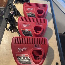 Milwaukee Charger M12