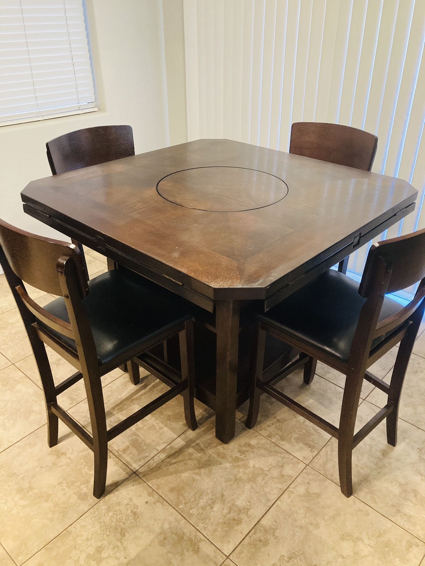 Dining Table - Converts from a Square to a Round for Sale in Queen ...