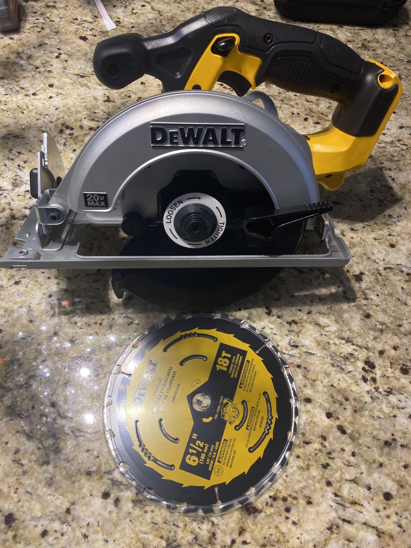 Dewalt Saw