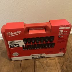 Milwaukee Socket Set 19 pcs 1/2” Drive SAE