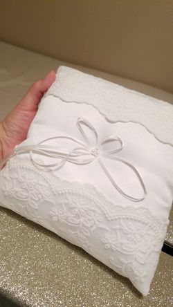 Wedding: Ring bearer pillow