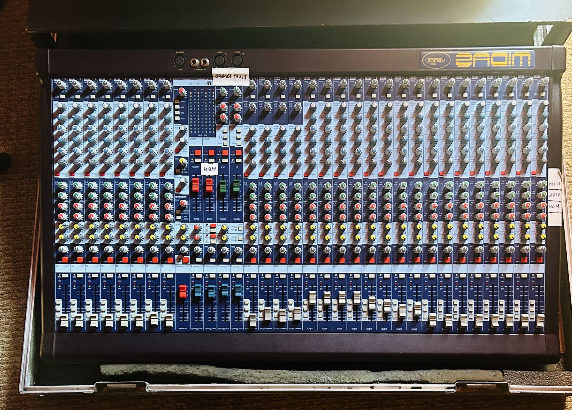 Mix Profesional Midas Venice 32 Canales. Muy Buena Con Case.