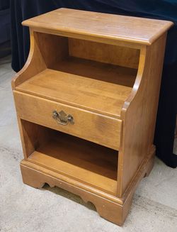 Classic Ethan Allen Heirloom Collection, Maple Nightstand