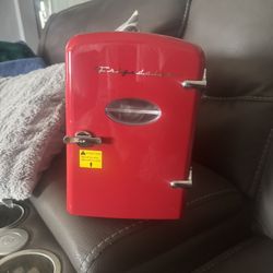 Mini Fridge 