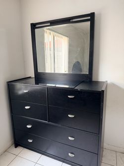 6-Drawer Dresser with Mirror – $20 – Moving Sale