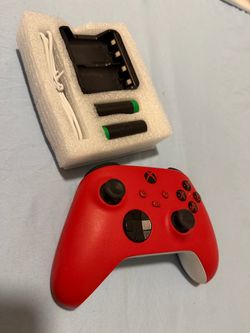 Xbox controller with chargeable battery and charger