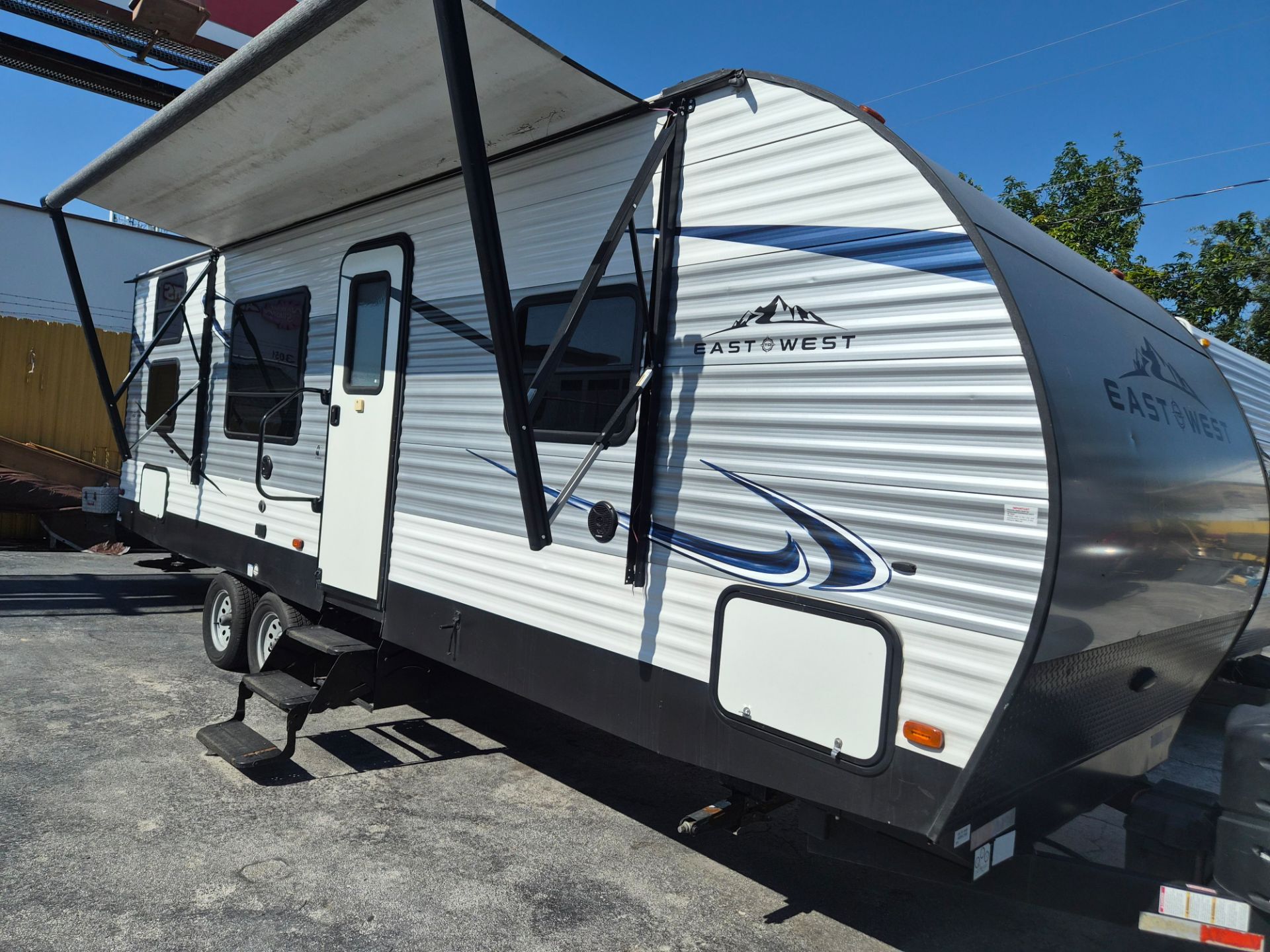 Rv Travel trailer 2020 26ft for Sale in Miami Gardens, FL - OfferUp