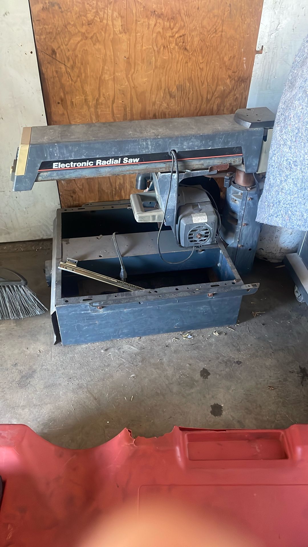 Electronic Radial Saw