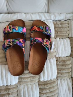 New Inkkas Floral  Ladies Sandals Size 8