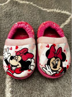Disney Minnie Mouse Plush Slippers – Girls Size 7/8 – Excellent Condition