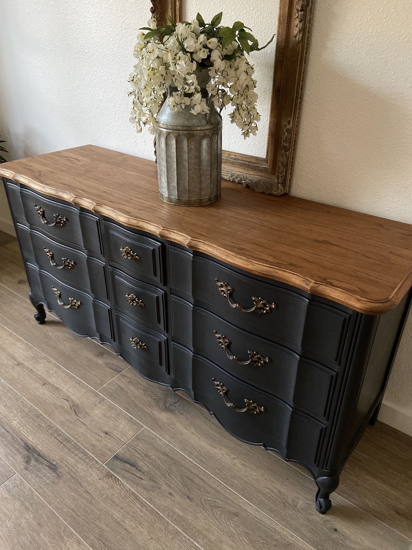 French Provincial Dresser Credenza By Thomasville for Sale in San