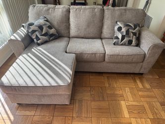 Gray Fabric Sectional Sofa / Couch with Chaise