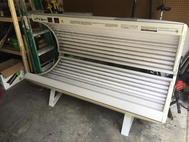 Wolff 24 X-Power Tanning Bed