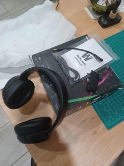 Wolflaws Wireless Head Phones