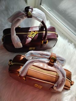 Women's MIU handbag ➡️ swipe slide see color available