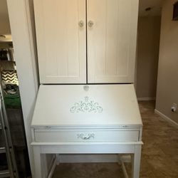 Wood Secretary Desk w/ Matching Chair: Super Cute!