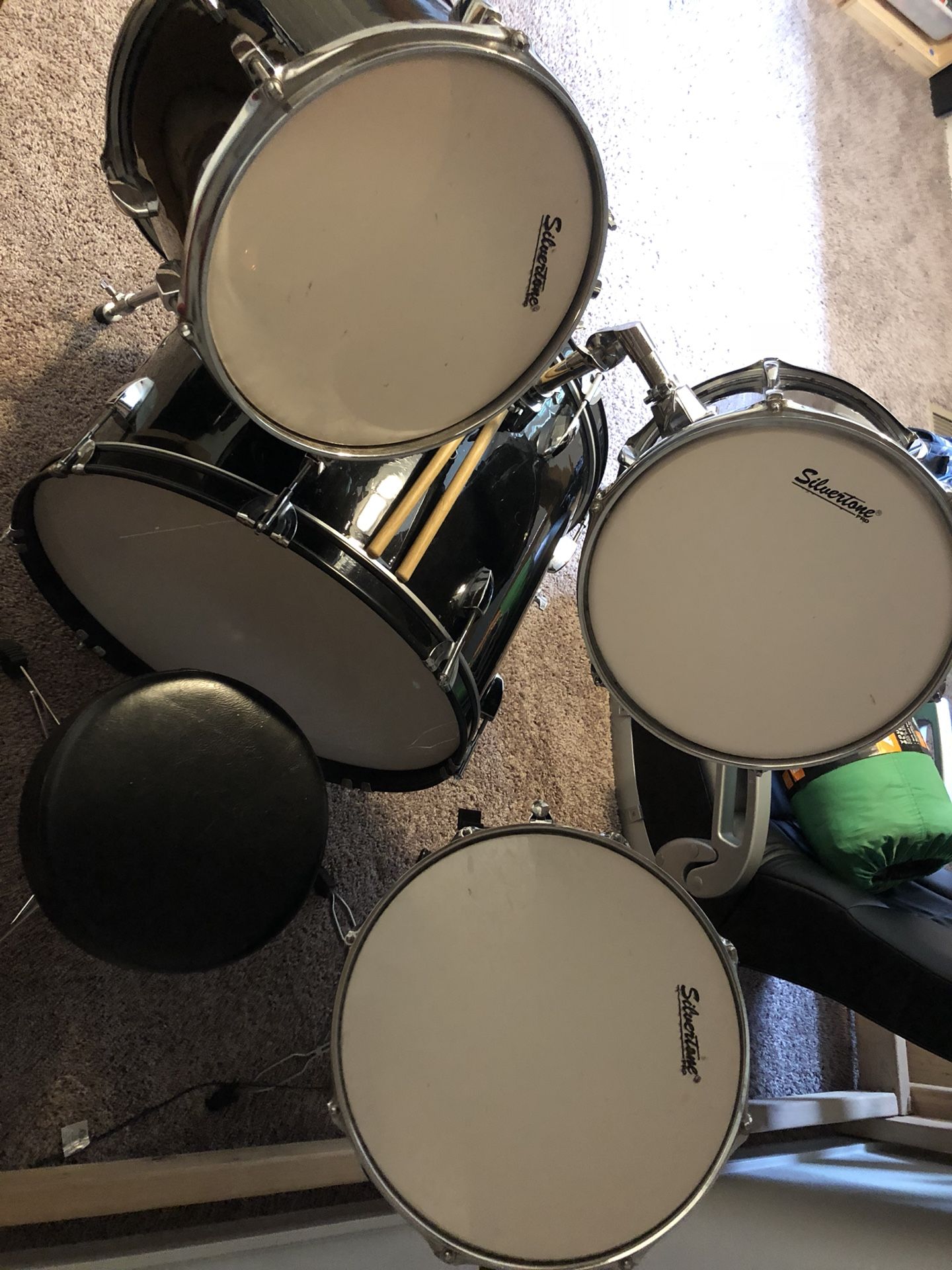 Silvertone pro deals drum set