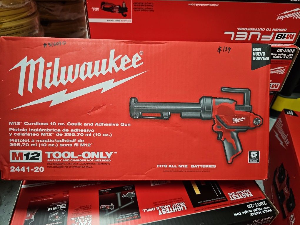 Milwaukee
M12 12V Lithium-Ion Cordless 10 oz. Adhesive and Caulk Gun (Tool-Only)