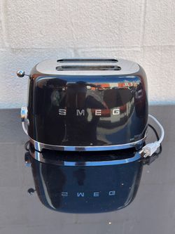 LIGHTLY USED -SMEG TSF02BLUS Black 50's Retro Style  Toaster