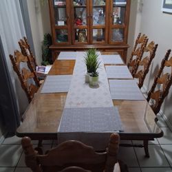 Dinner Table An Bed Fram