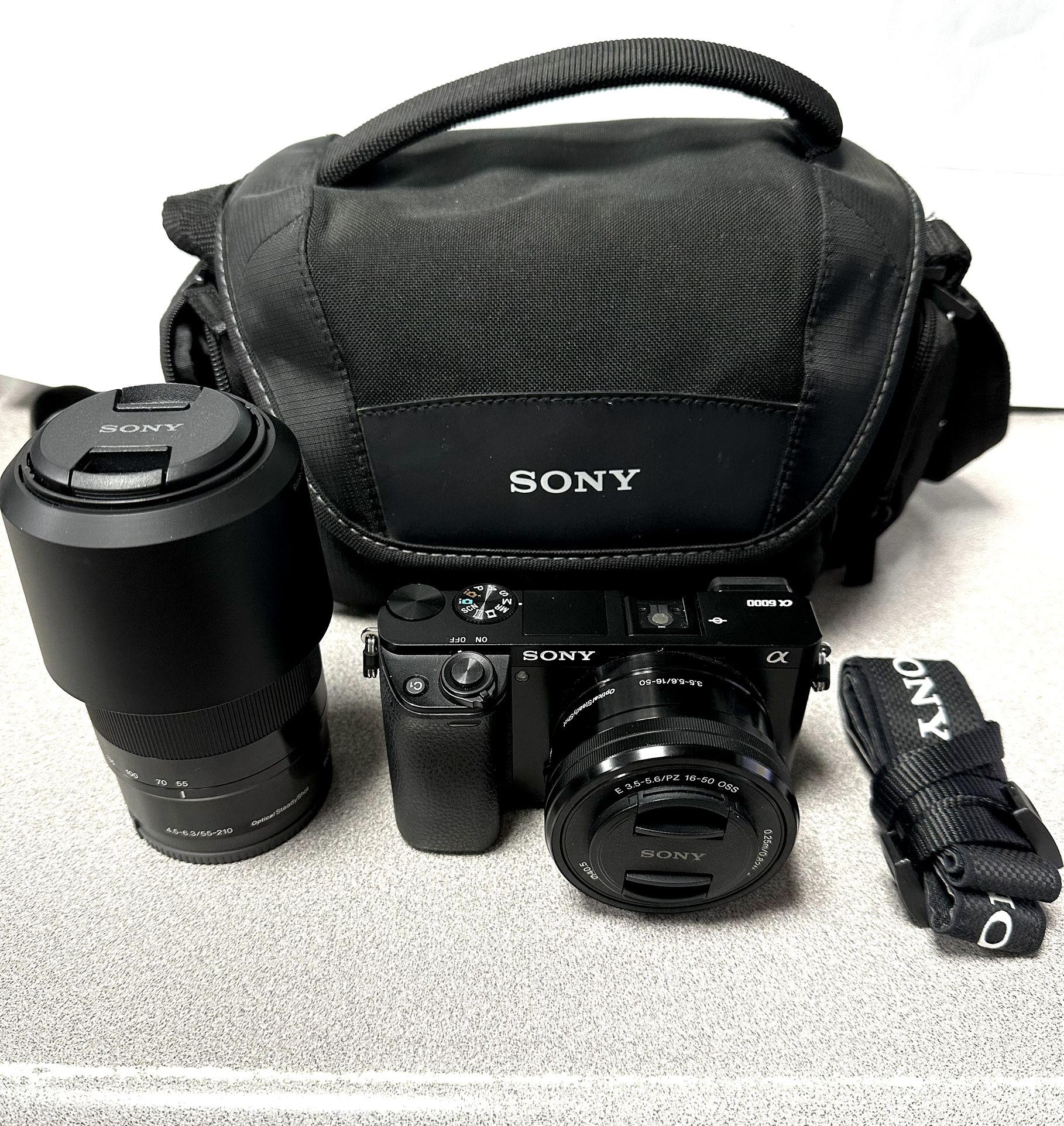 Sony A6000 + 2 Lens And Bag