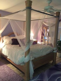 BROYHILL OAK BEDROOM SET