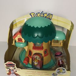 Pokemon Petite Pals Escape in the Forest Playset New In Distressed Box