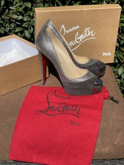 The Christian Louboutin Maggie 140 in Suede Royal/Baseball Size 40 