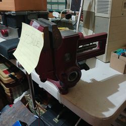 Versatile Vise 