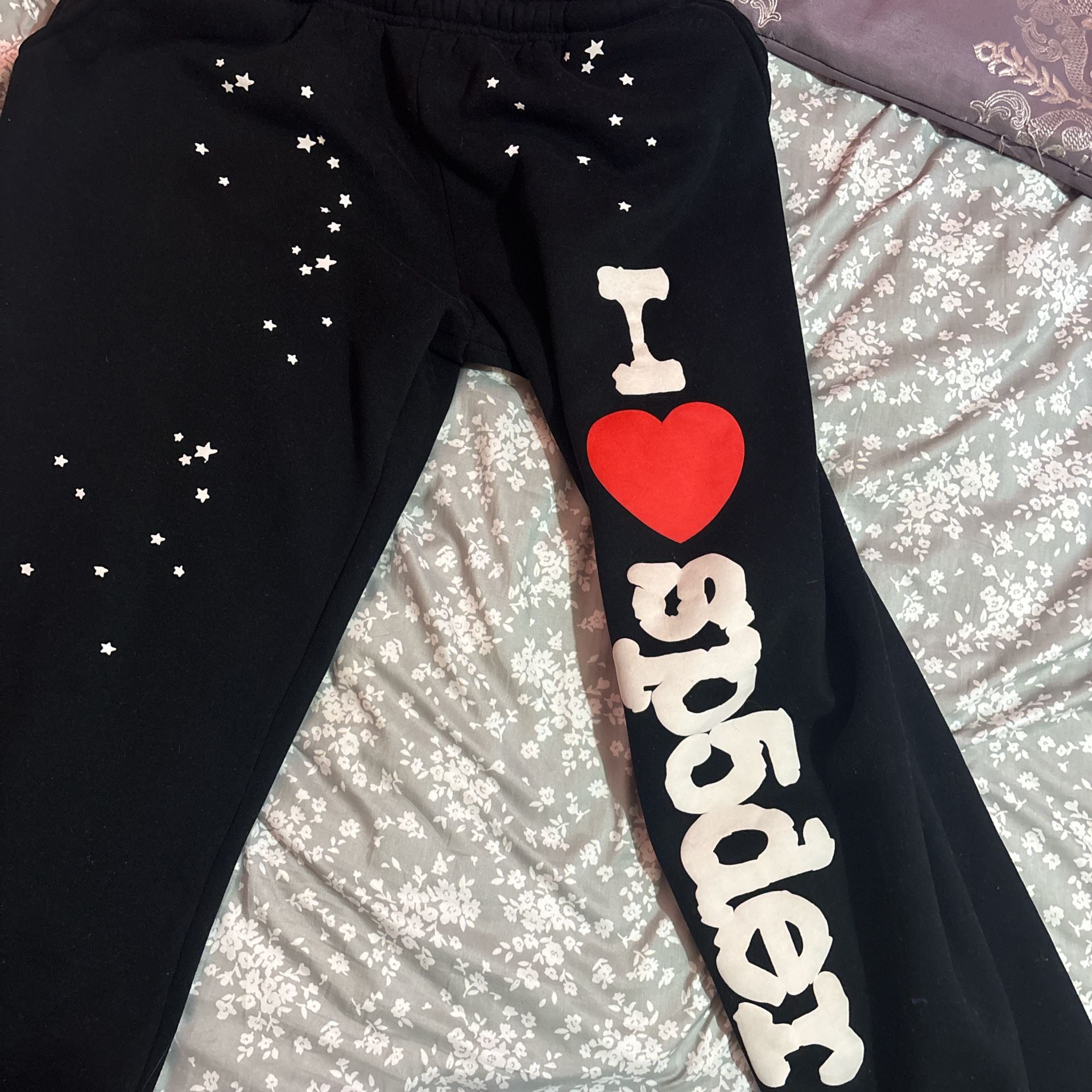 All black I ❤️ Sp5der sweatpants.