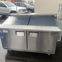 Everest Refrigeration Mega Top Refrigerated Sandwich / Salad Prep Table EPBWR2