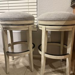 Like New Swivel barstools (2)
