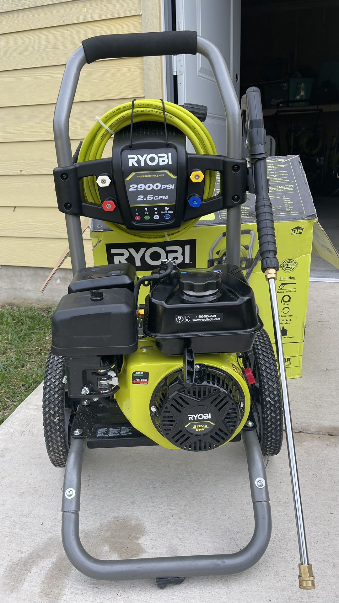 RYOBI 2900 PSI 2.5 GPM Cold Water Gas Pressure Washer with 212cc Engine