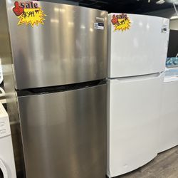 Frigidaire Refrigerator Top Freezer 13.9 Cubic Feet Read Description