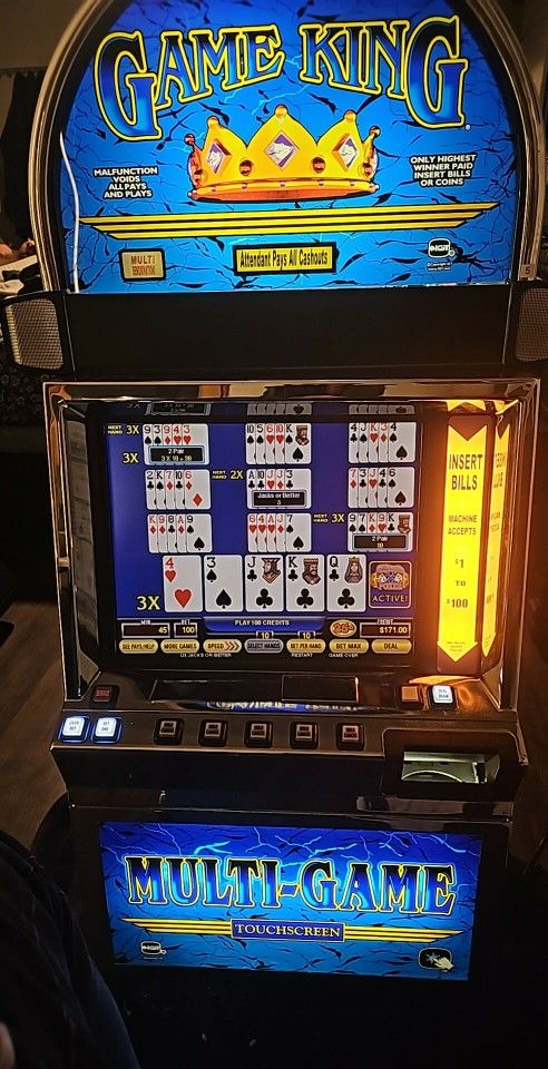 IGT 17" Gameking w/ stand