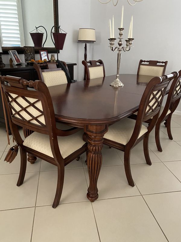 Shermag furniture Solid Wood dining room table with extension and 6