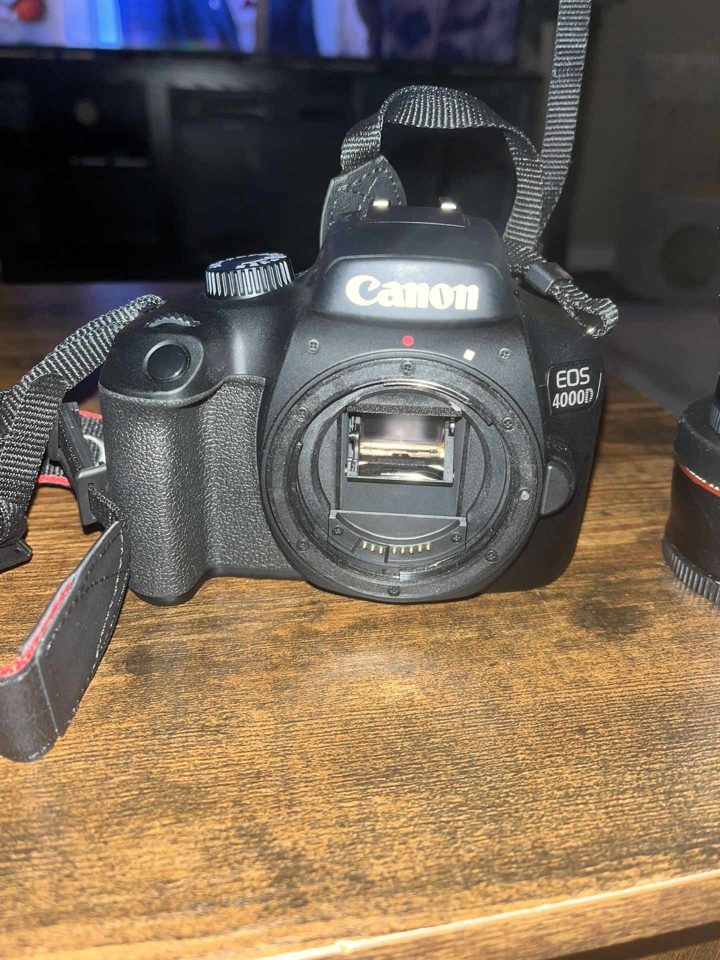 CANON EOS 4000D